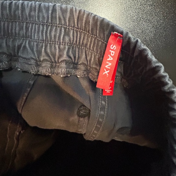 SPANX Gray Track Pants with Tapered Leg and Elastic Cuffs - Picture 4 of 5